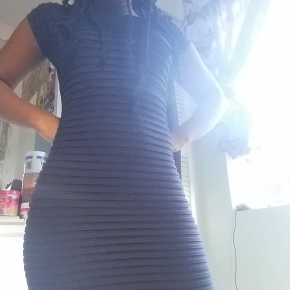 Bodycon, Backless Dress - Picture 3 of 4